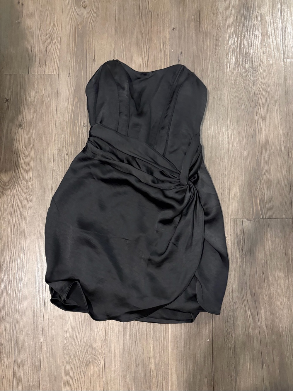 Black Strapless Knot-Detail Cocktail Dress